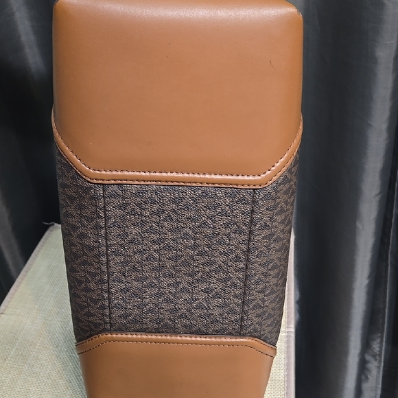 Michael Kors Brown and Tan Shoulder Bag EUC - Picture 6 of 15